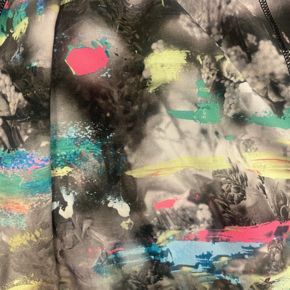 Bundle of 2 pair Lululemon running shorts - Picture 4 of 5